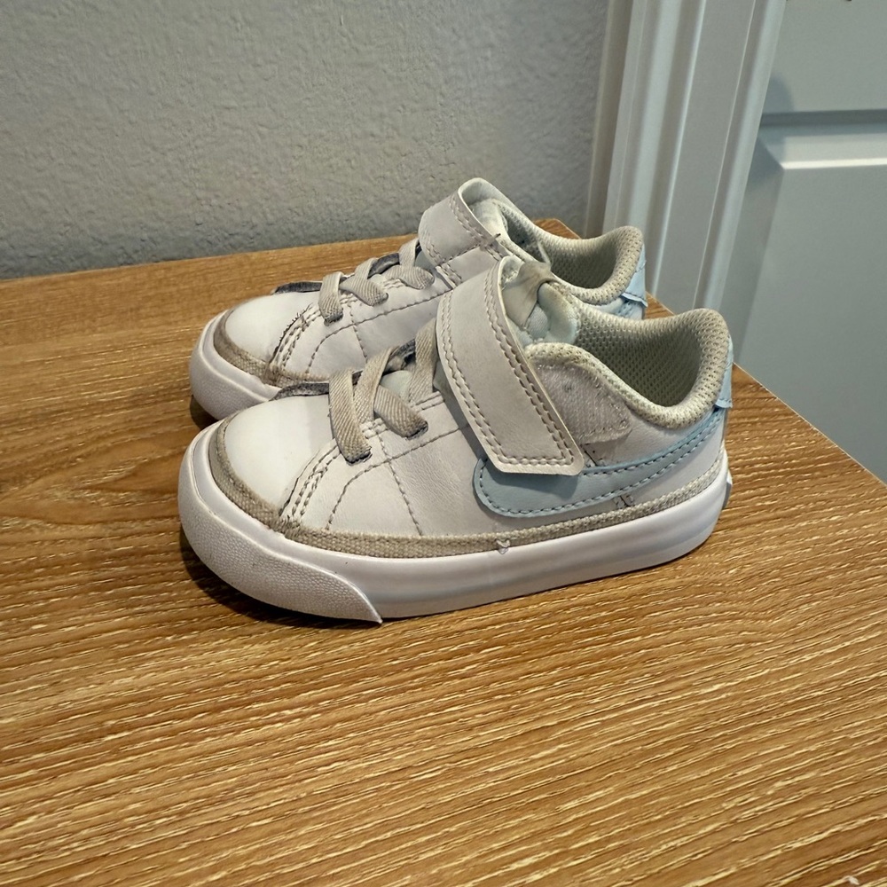 Nike White and Blue Low-Top Sneakers with Velcro
